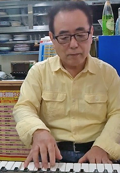 マスターのサミー木村の写真です